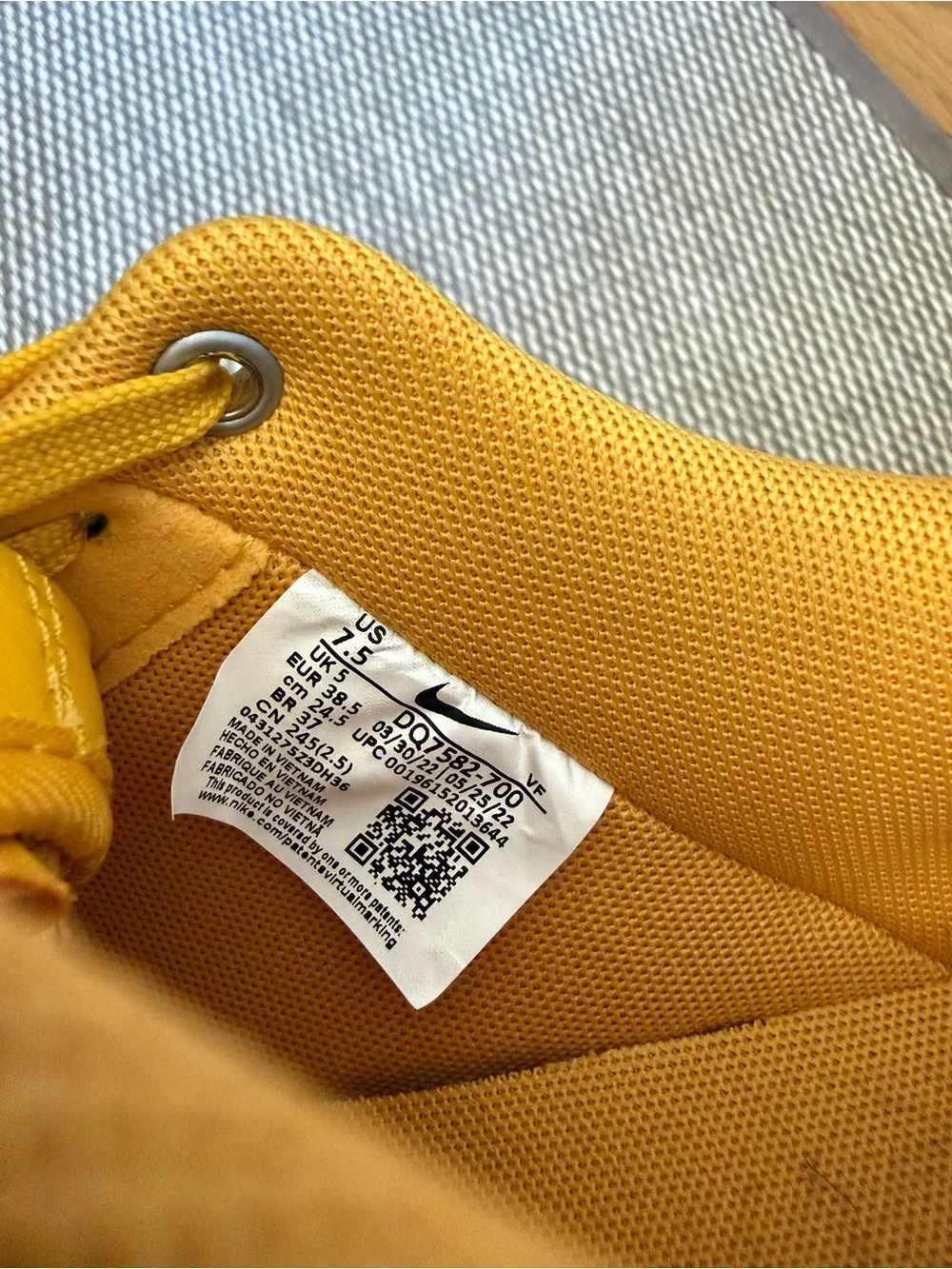 BRAND NEW Gold Nike Air Force 1 07 SE ‘40th Anniversary - Yellow Ochre